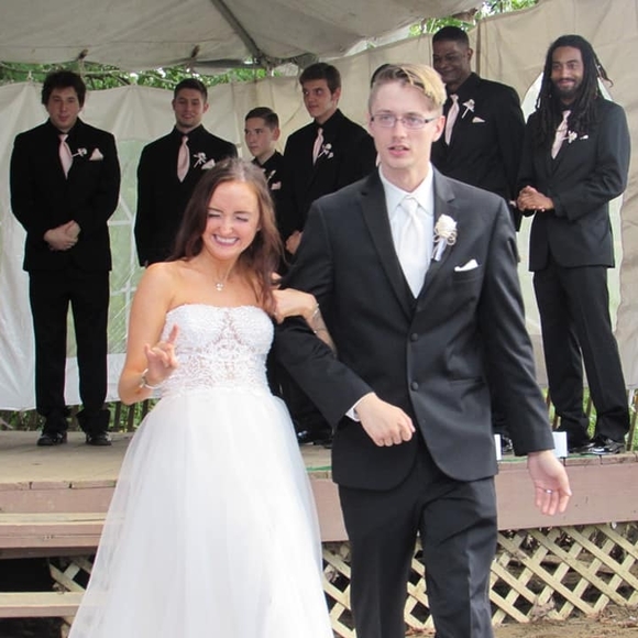 Meet your Posher, Sarah - Picture 1 of 1